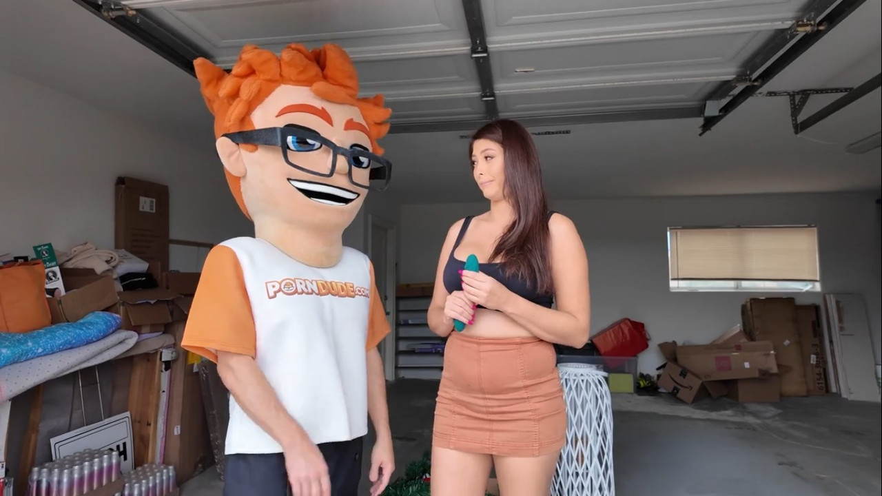 PornDudeCasting 25 02 15 Lola Pearl Gets an Incredible Offer from Porn Dude